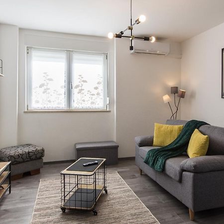 Apartment Retiro Pula Bagian luar foto