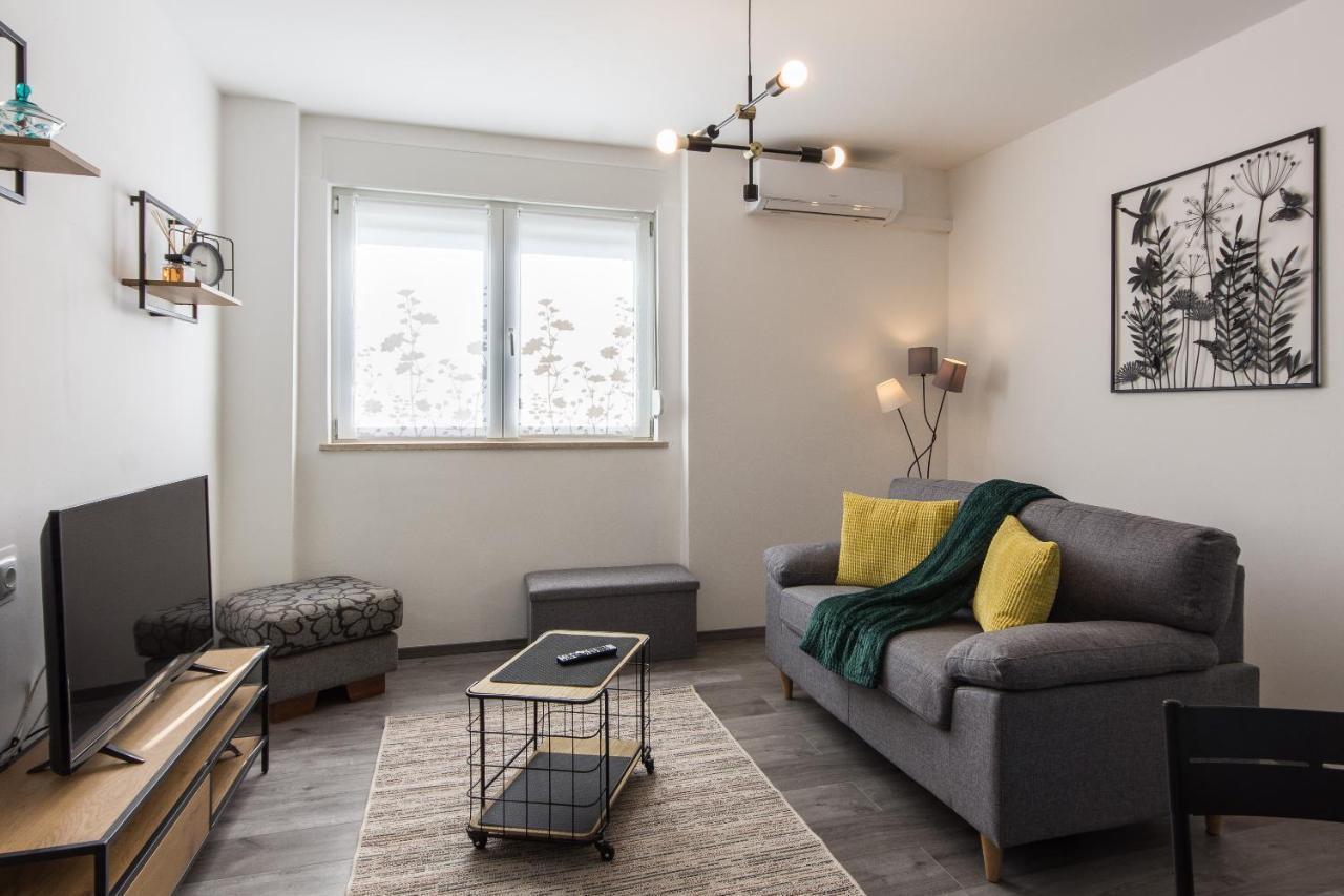 Apartment Retiro Pula Bagian luar foto