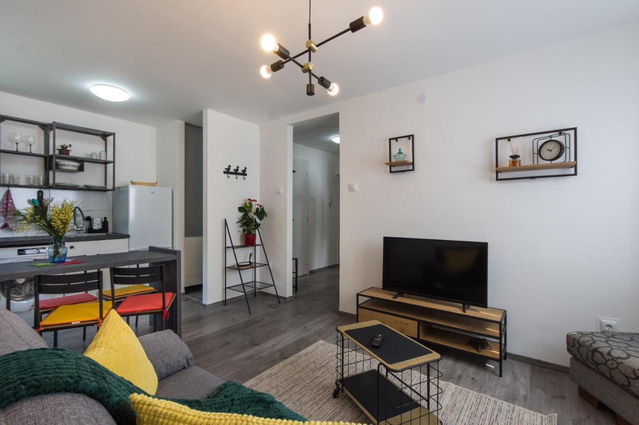 Apartment Retiro Pula Bagian luar foto